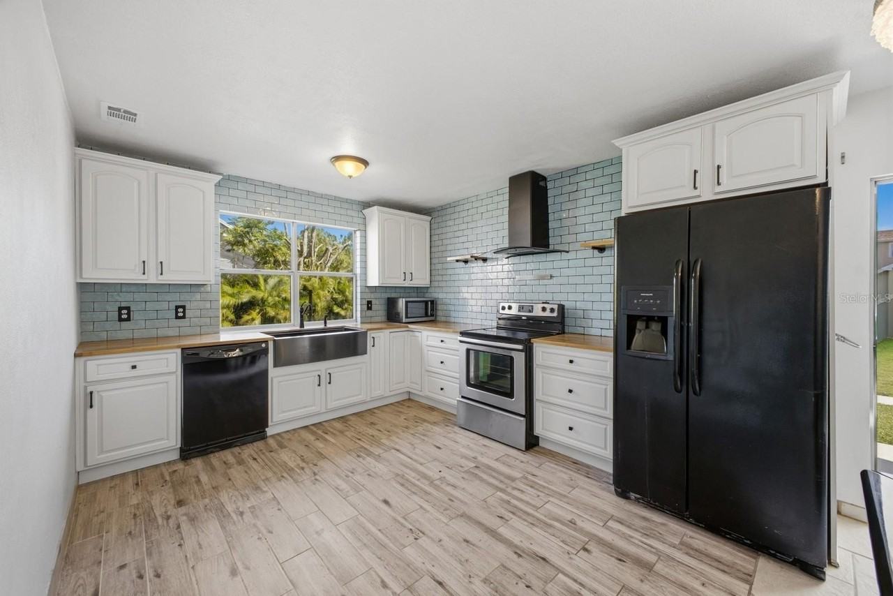 3409 Fox Crossing Dr - Photo 6 of 16