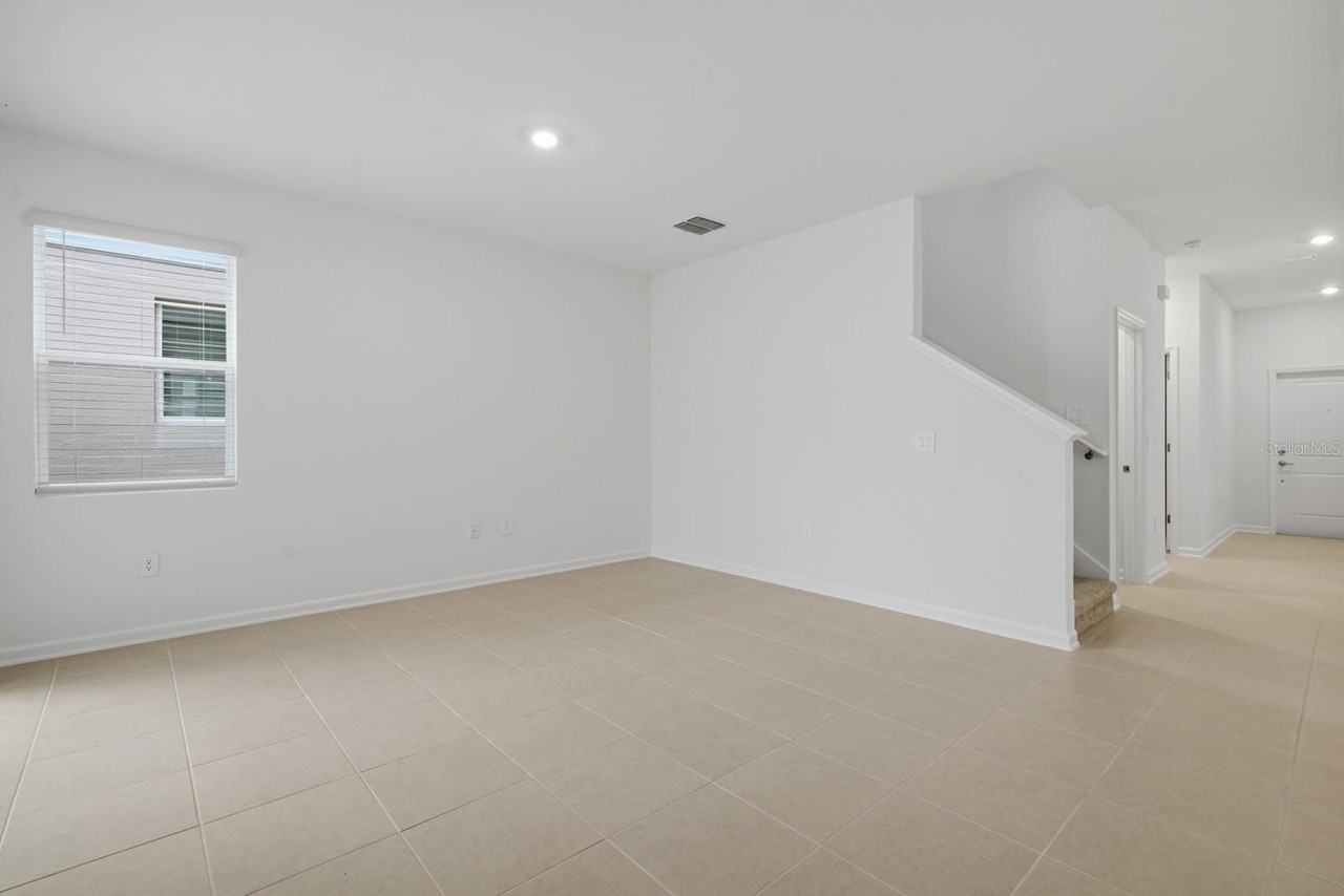 6076 Meditation Dr - Photo 5 of 34