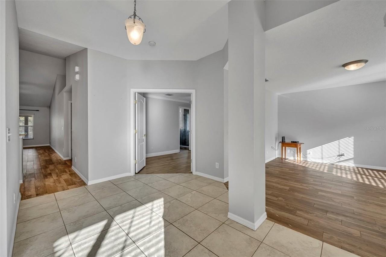 524 Hearthglen Blvd - Photo 3 of 23