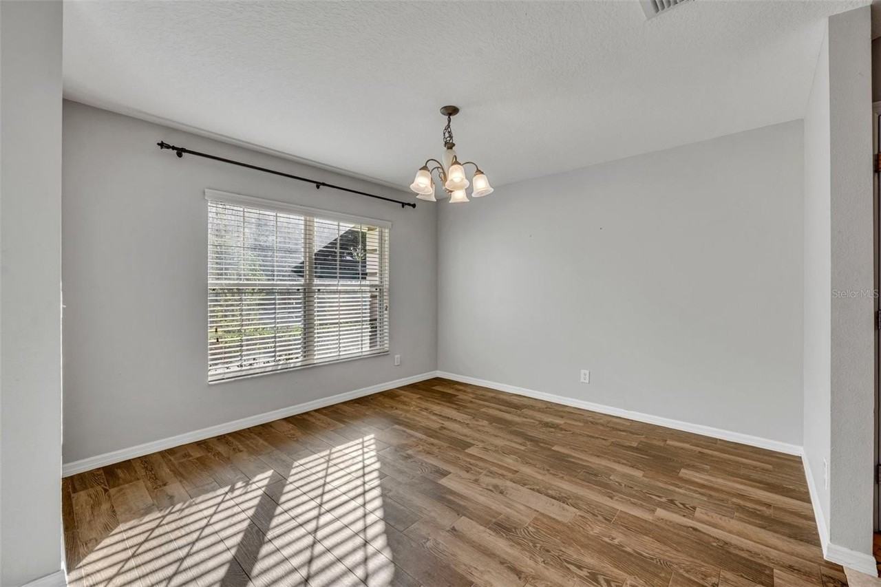524 Hearthglen Blvd - Photo 5 of 23