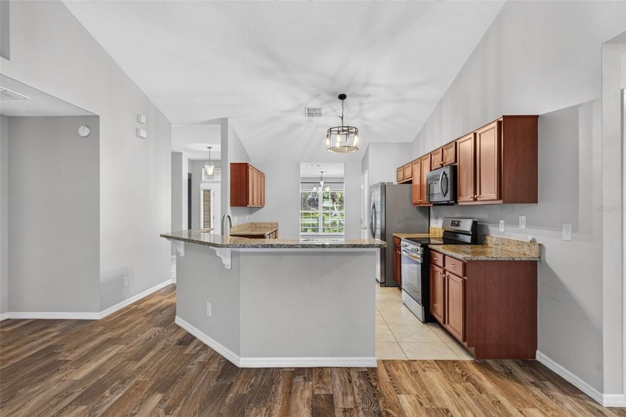 524 Hearthglen Blvd - Photo 6 of 23
