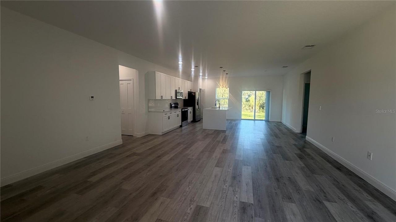 245 Marion Oaks Golf Rd - Photo 3 of 28