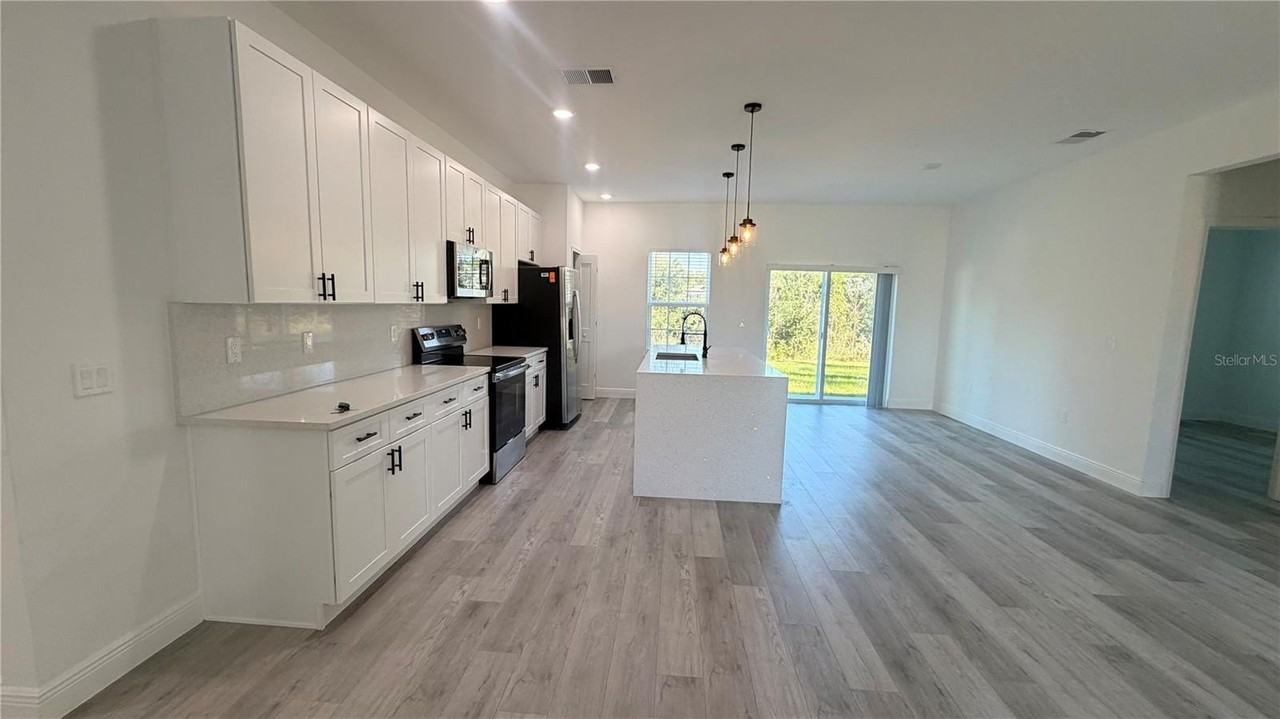 245 Marion Oaks Golf Rd - Photo 5 of 28