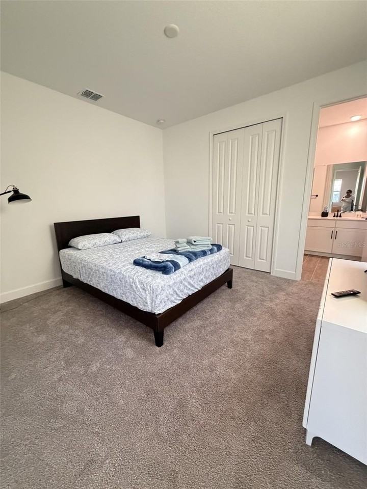 1690 Crooked Creek St - Photo 3 of 4