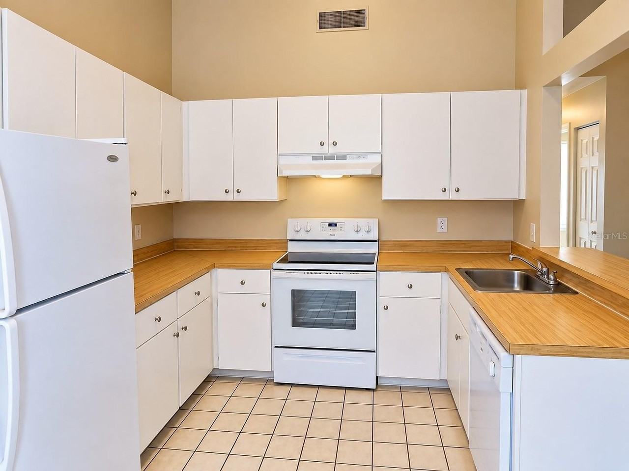 2698 Kavalier Dr - Photo 4 of 16
