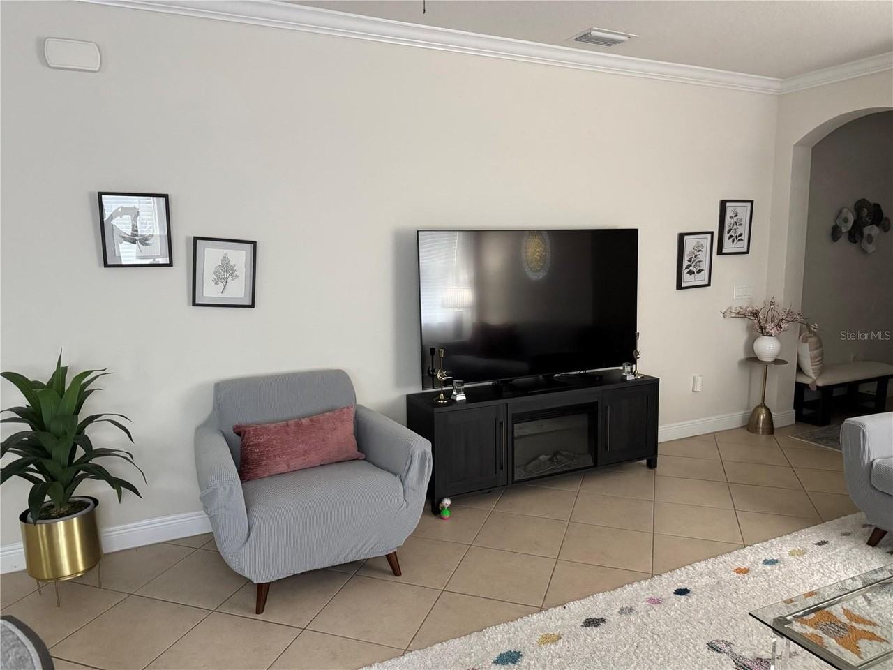 15202 Anguilla Isle Ave - Photo 4 of 17