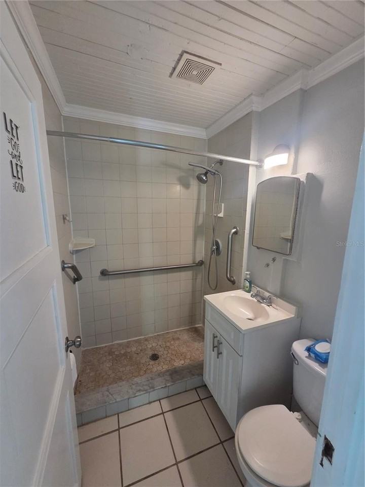 5519 43rd St N - Photo 5 of 12