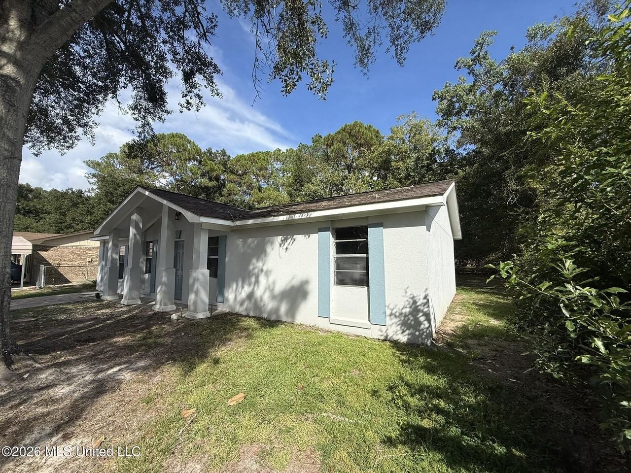 2634 Ridgeway Dr - Photo 3 of 21
