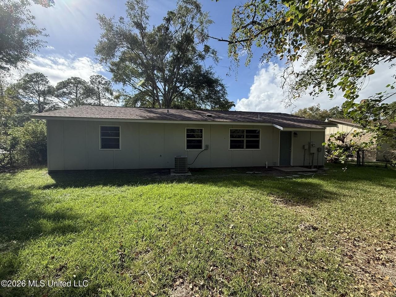 2634 Ridgeway Dr - Photo 4 of 21