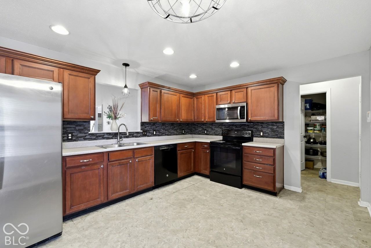 10182 Morning Light Dr - Photo 5 of 20