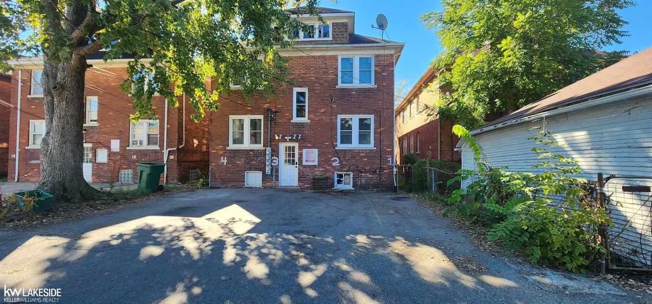 914 Beaconsfield Ave #2 - Photo 2 of 17