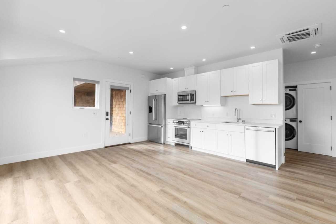 1200 Danmann Ave #D - Photo 5 of 33
