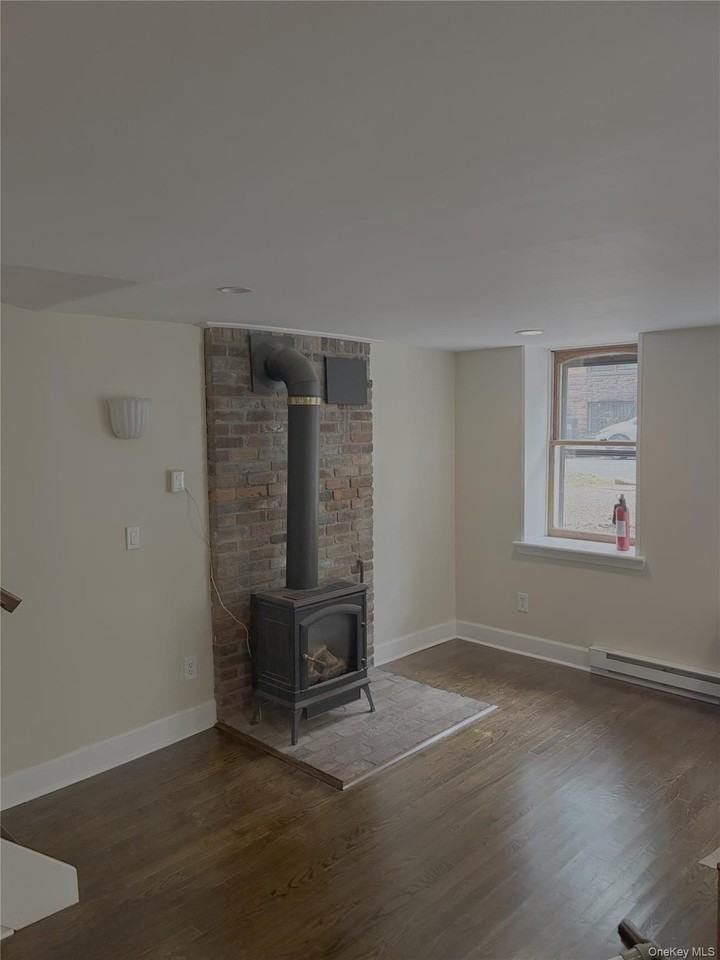 149 Chestnut St #A - Photo 4 of 14