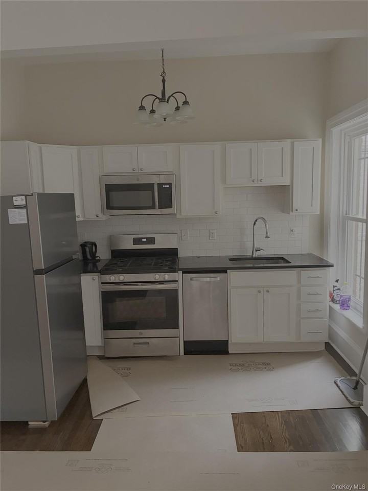 149 Chestnut St #A - Photo 5 of 14