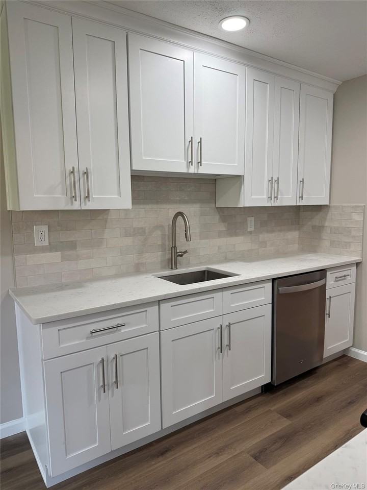 571 Sierra Vista Ln - Photo 3 of 18