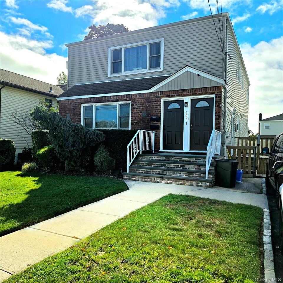 203 Main St - Photo 2 of 14