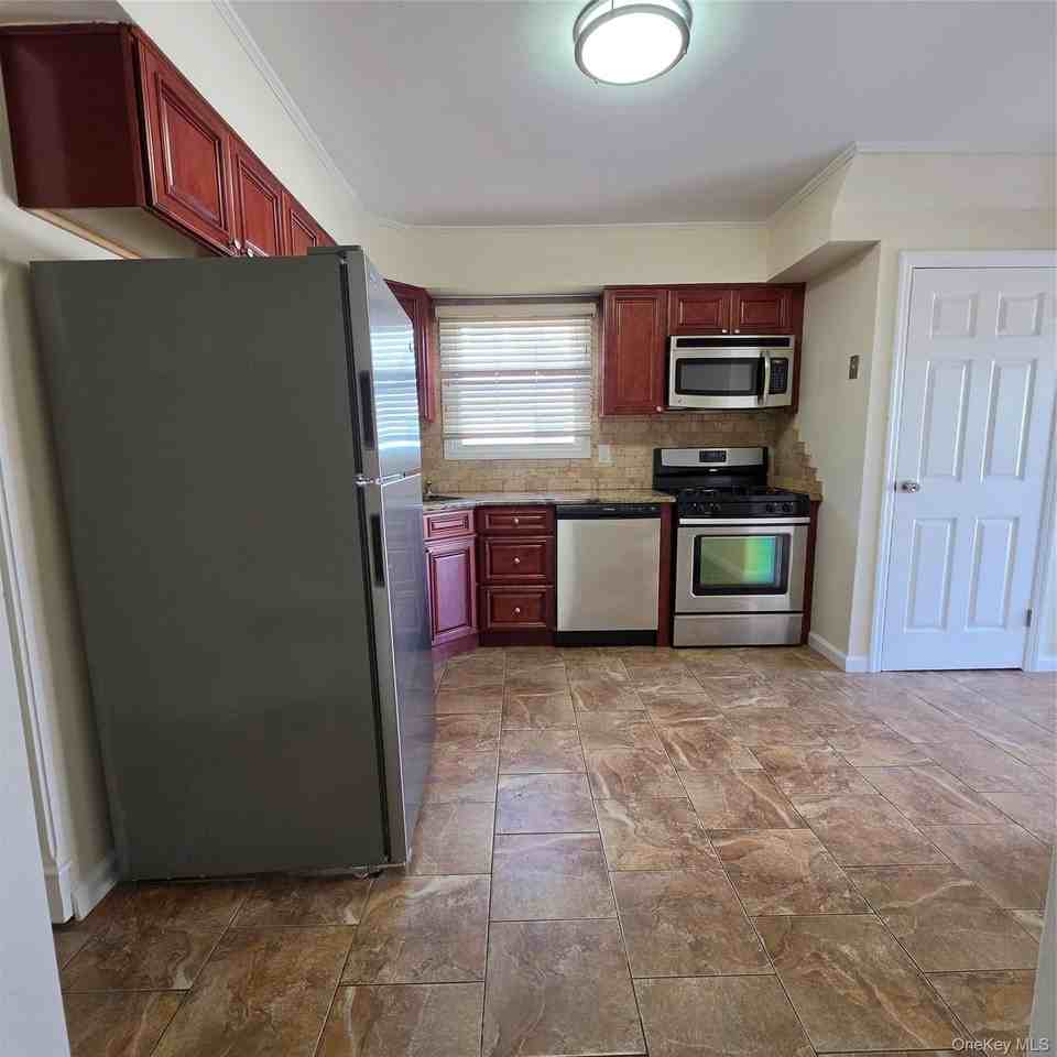 203 Main St - Photo 5 of 14