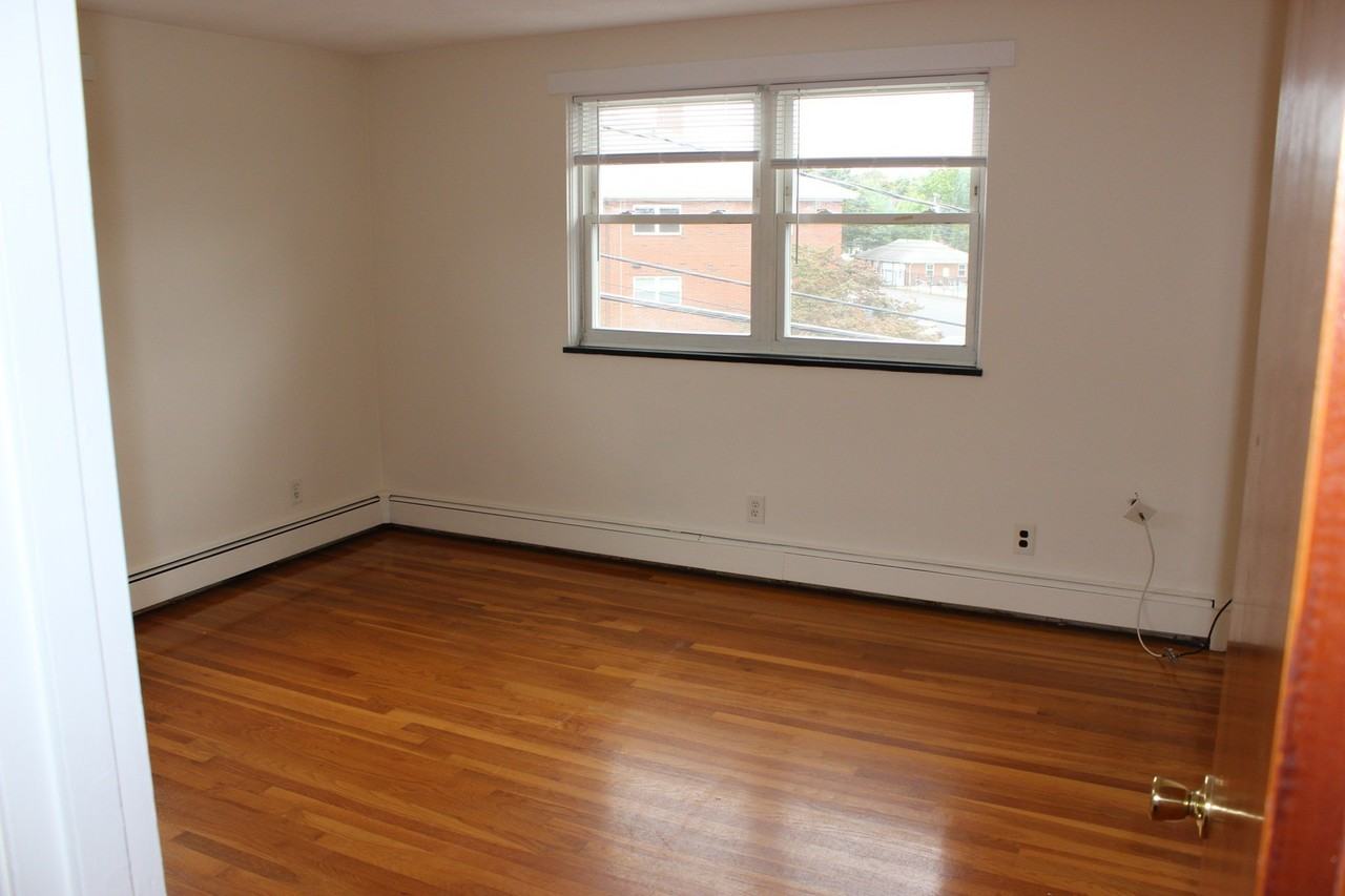 31 Warren St #2-4 - Photo 7 of 16