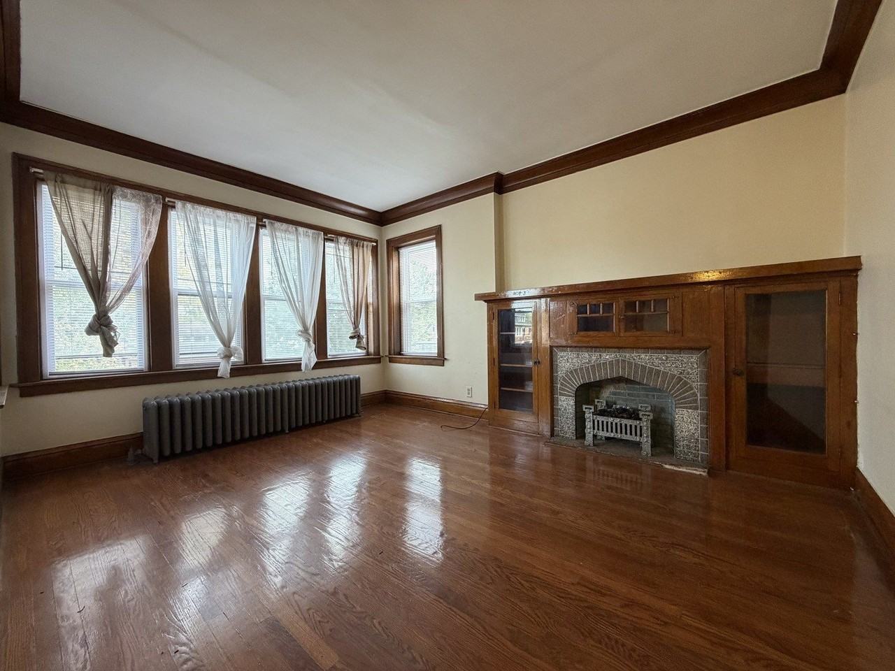6938 S Campbell Ave - Photo 2 of 8