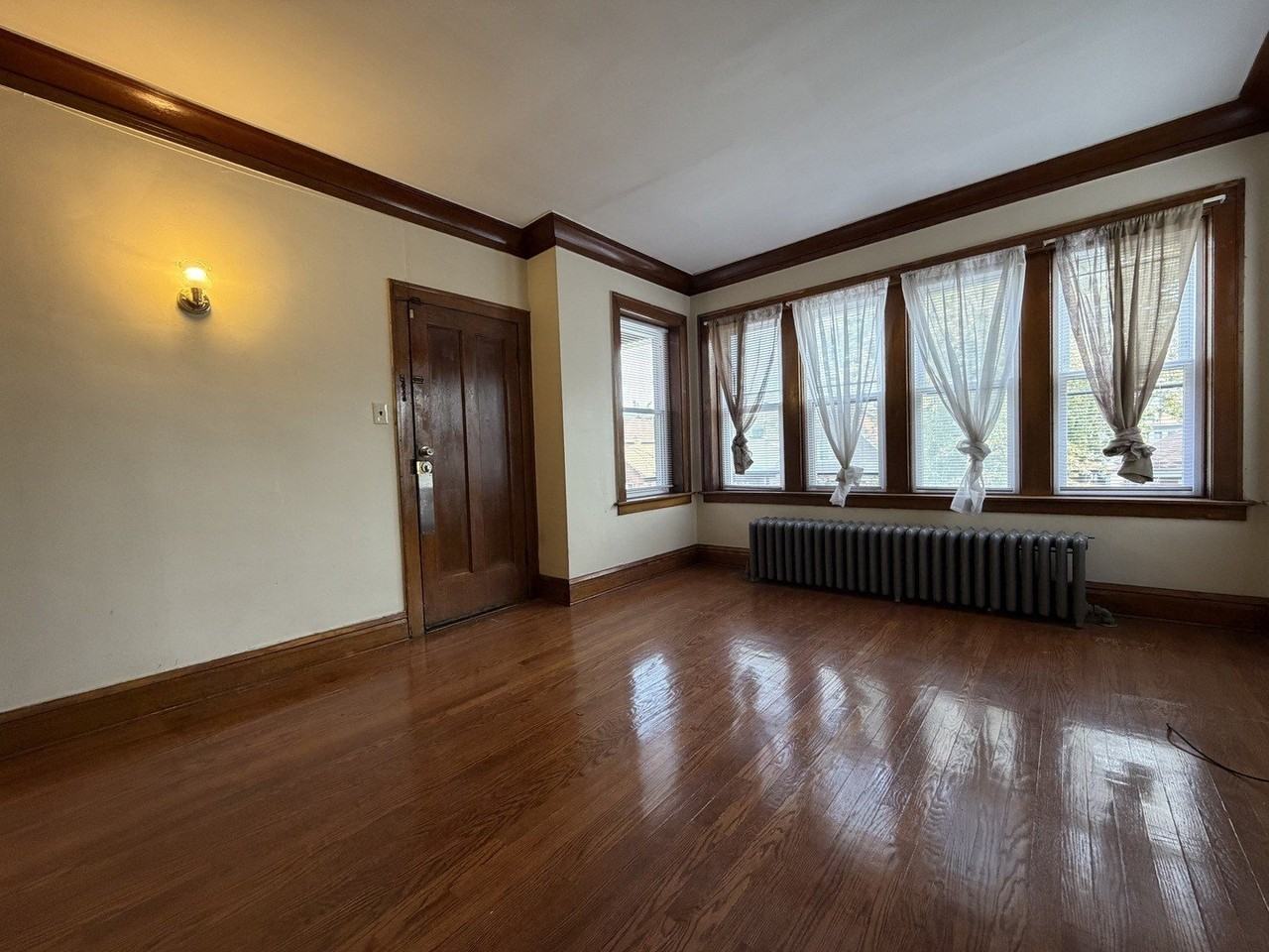 6938 S Campbell Ave - Photo 3 of 8