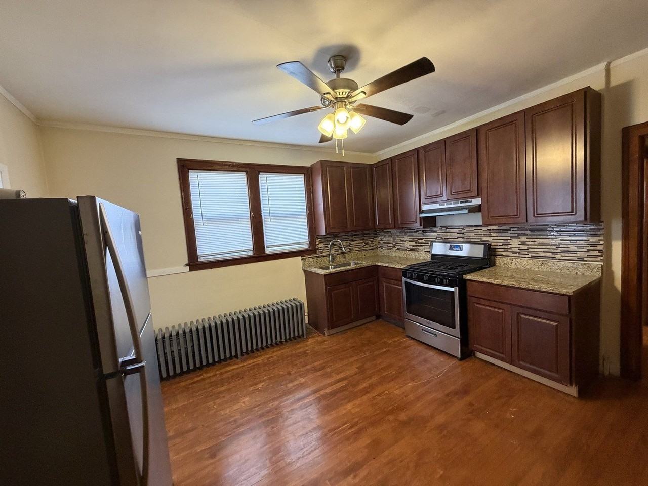 6938 S Campbell Ave - Photo 4 of 8