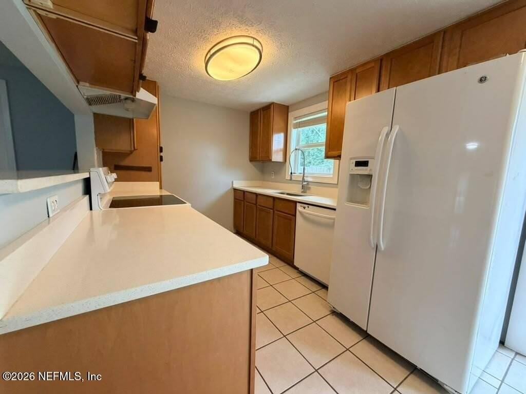 1482 Pawnee St - Photo 2 of 19