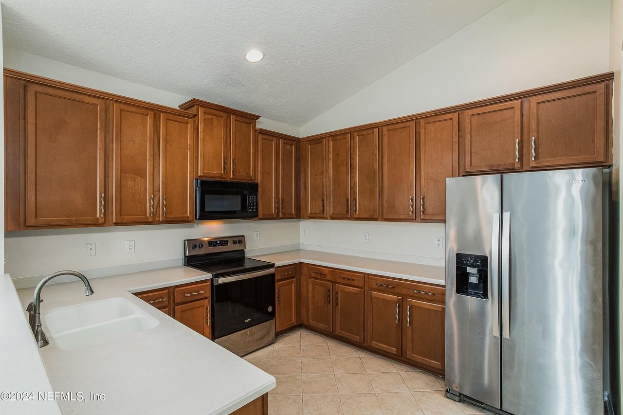 5776 Alamosa Cir - Photo 7 of 19