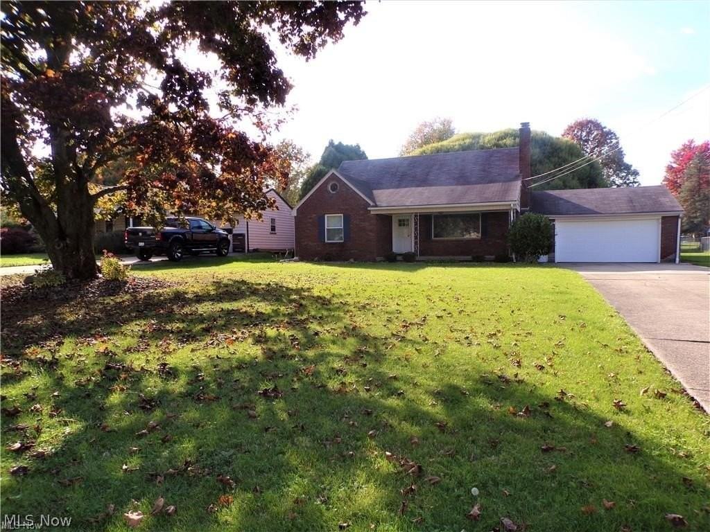 152 S Yorkshire Blvd - Photo 2 of 29