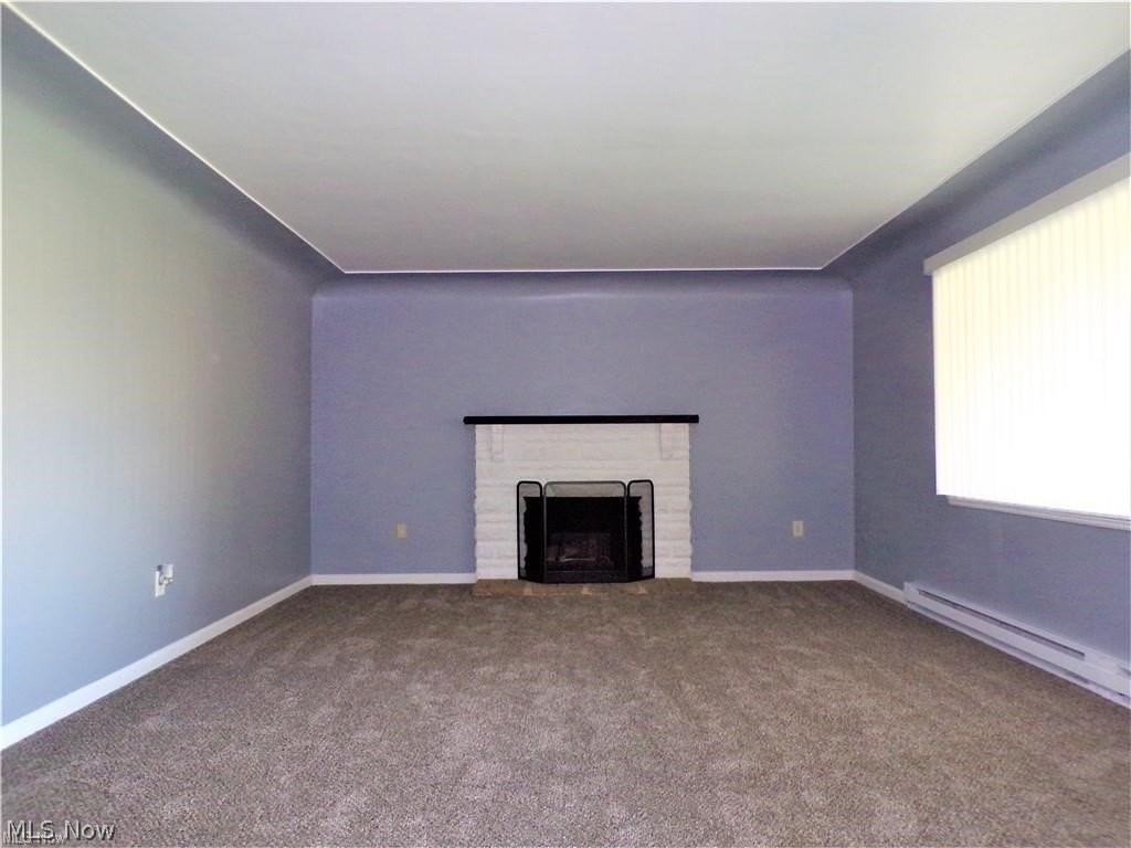 152 S Yorkshire Blvd - Photo 4 of 29