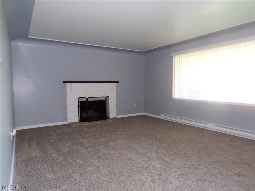 152 S Yorkshire Blvd - Photo 5 of 29