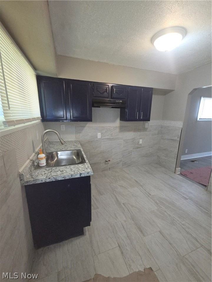 3276 E 145th St - Photo 3 of 13