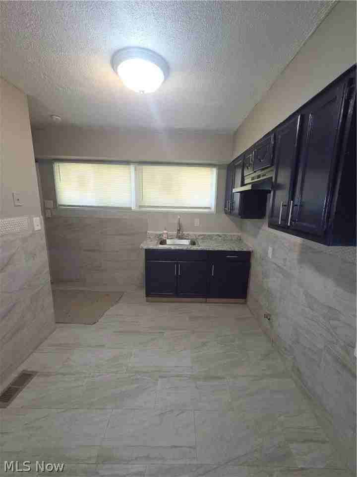 3276 E 145th St - Photo 4 of 13