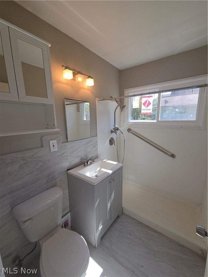 3276 E 145th St - Photo 6 of 13