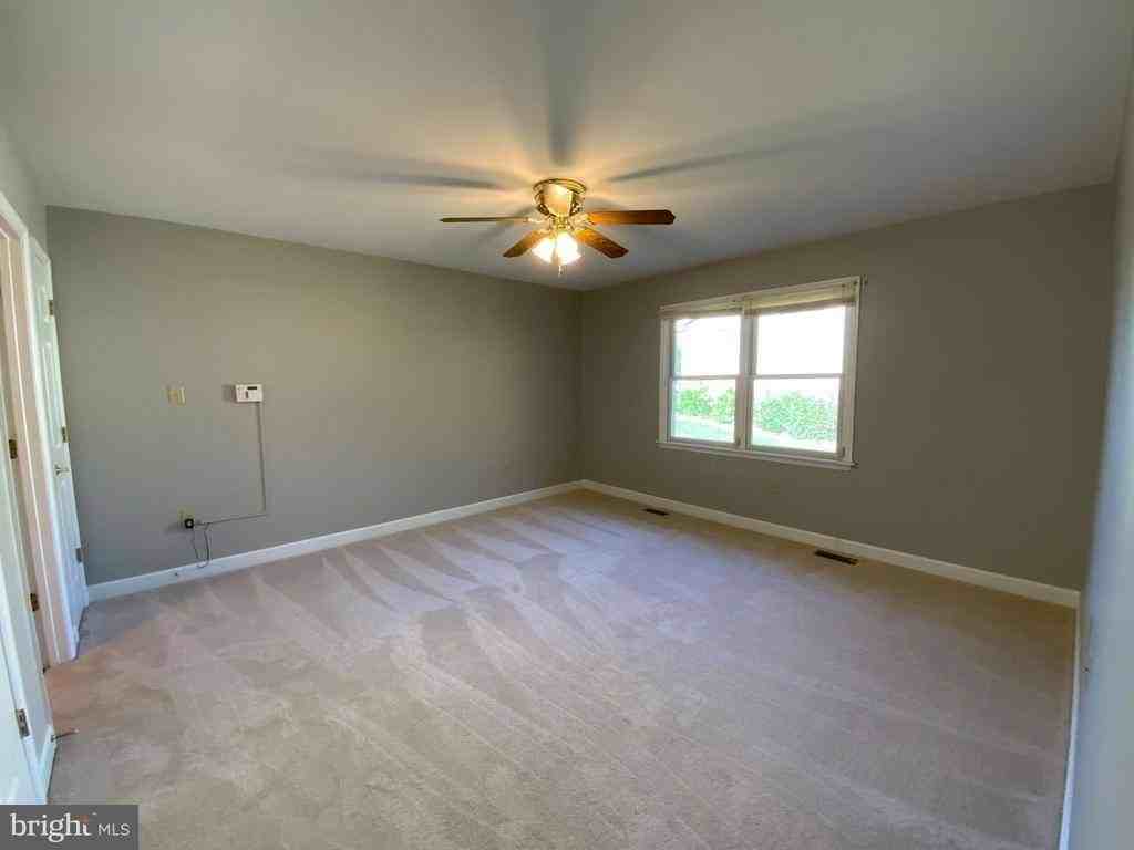 148 Fairground Rd - Photo 7 of 16