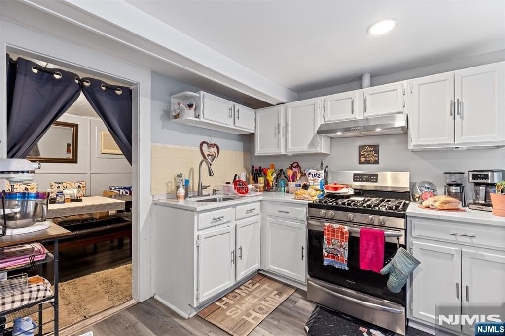 85 Franklin Ave #B - Photo 5 of 19