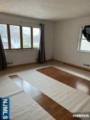 469 Westview Ave - Photo 3 of 15