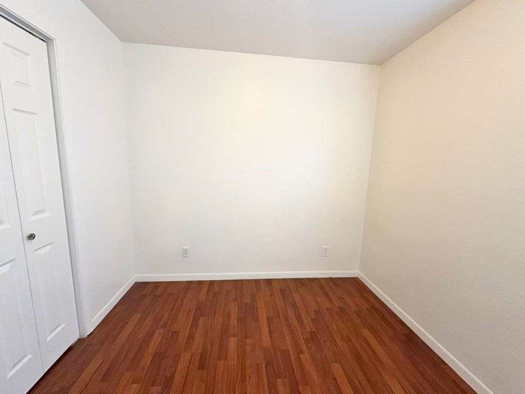 809 W Walnut St #B2 - Photo 5 of 9