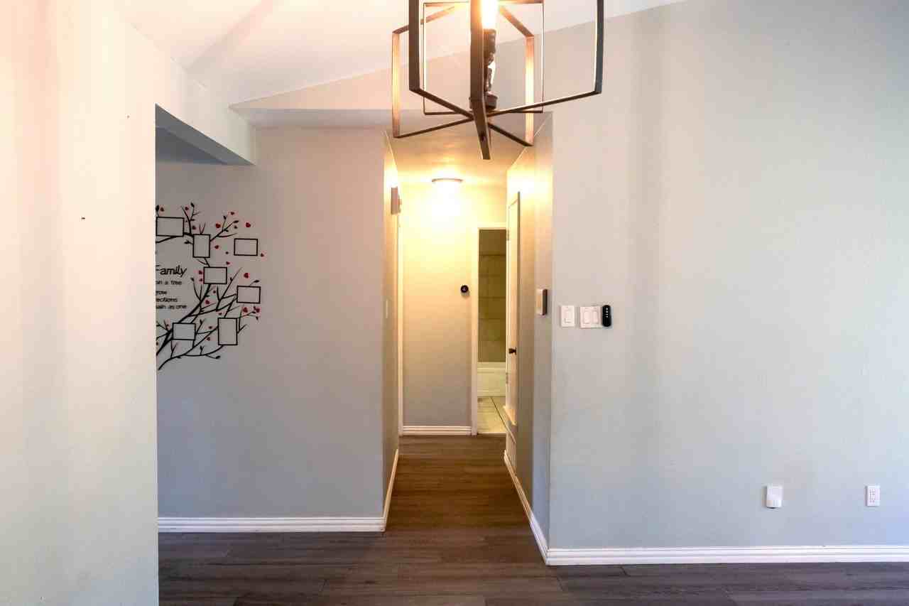 4915 Prairieview Ct S - Photo 5 of 31