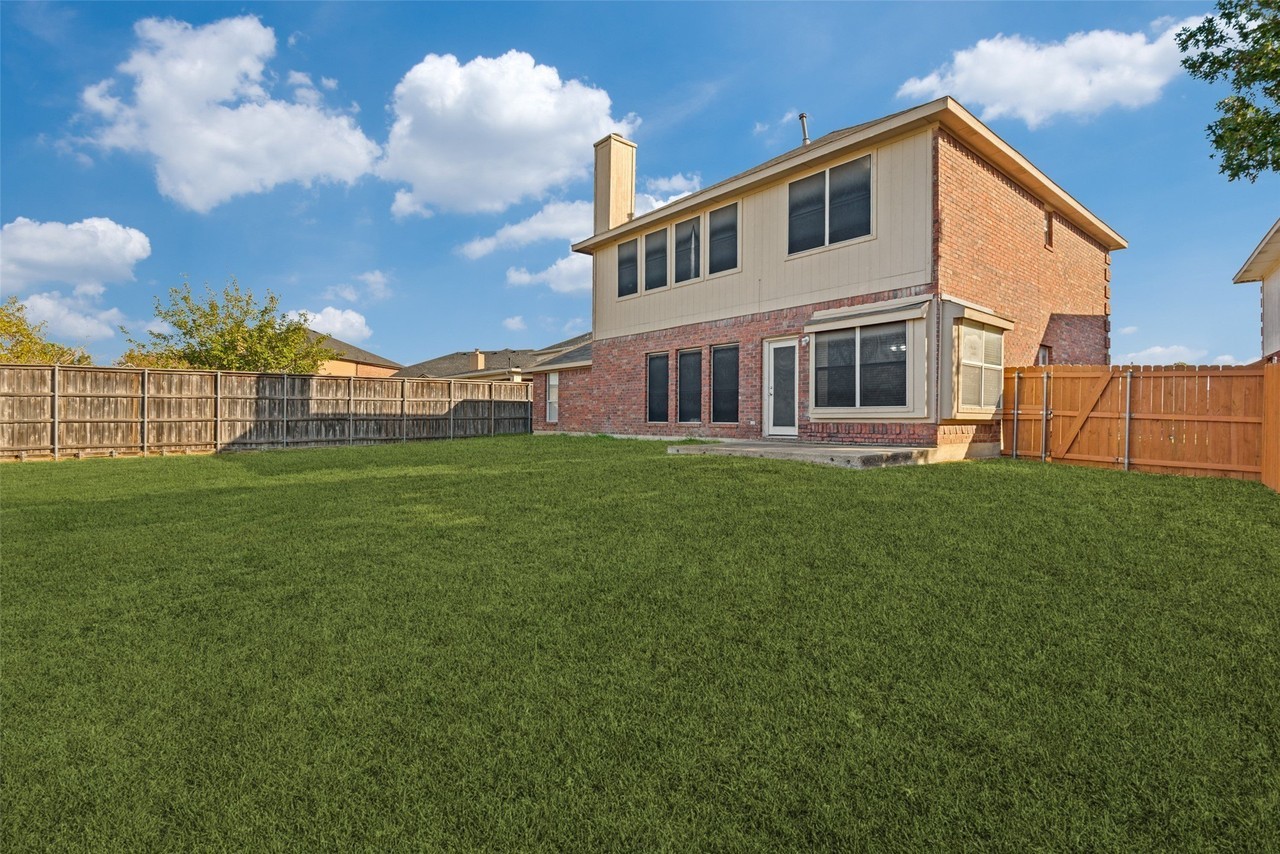 3205 Cantura Dr - Photo 2 of 12