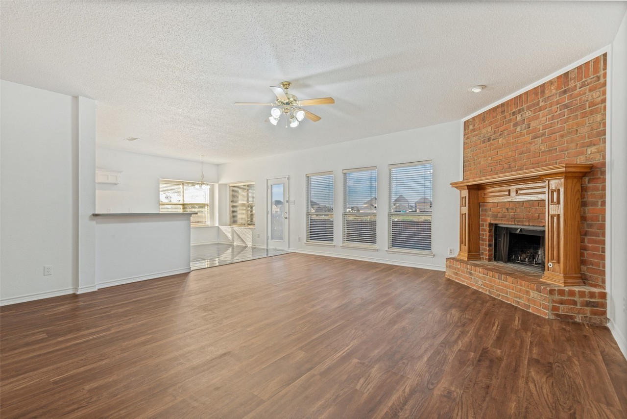3205 Cantura Dr - Photo 4 of 12