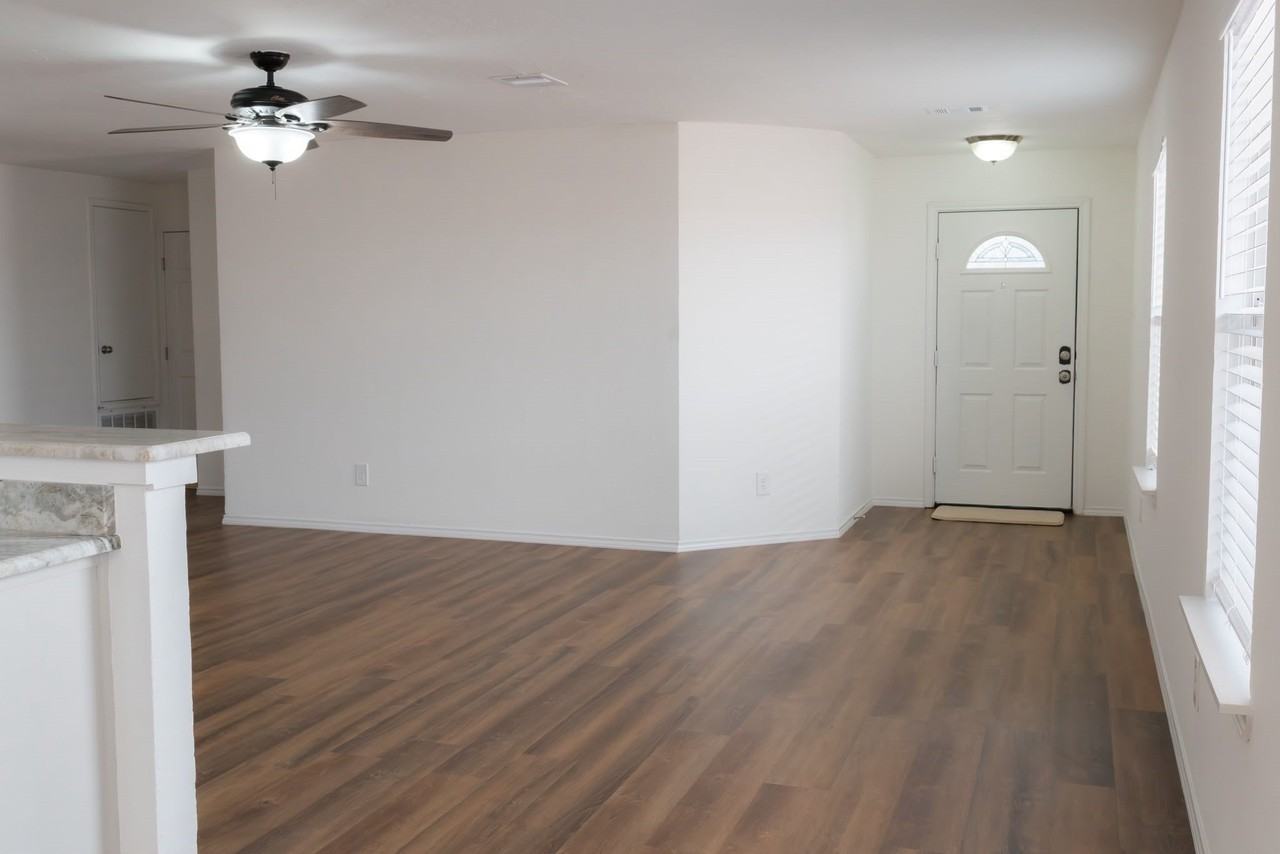 3883 Fox Run Dr - Photo 4 of 8