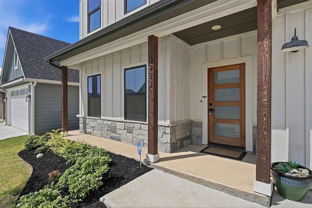 4922 Dry Creek Rd - Photo 4 of 33
