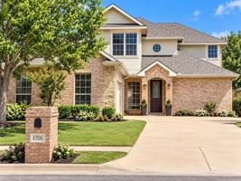 featured image of 1701 Chatham Ln
