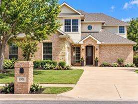 1701 Chatham Ln - Photo 1 of 1