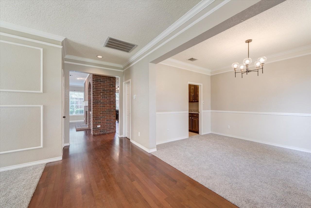 3322 Bridlewood Dr - Photo 4 of 40