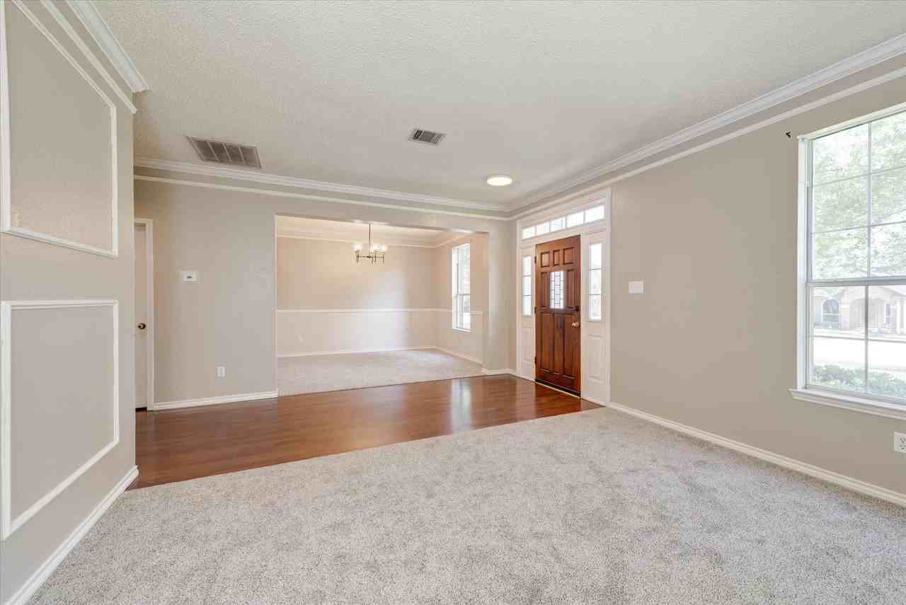 3322 Bridlewood Dr - Photo 6 of 40