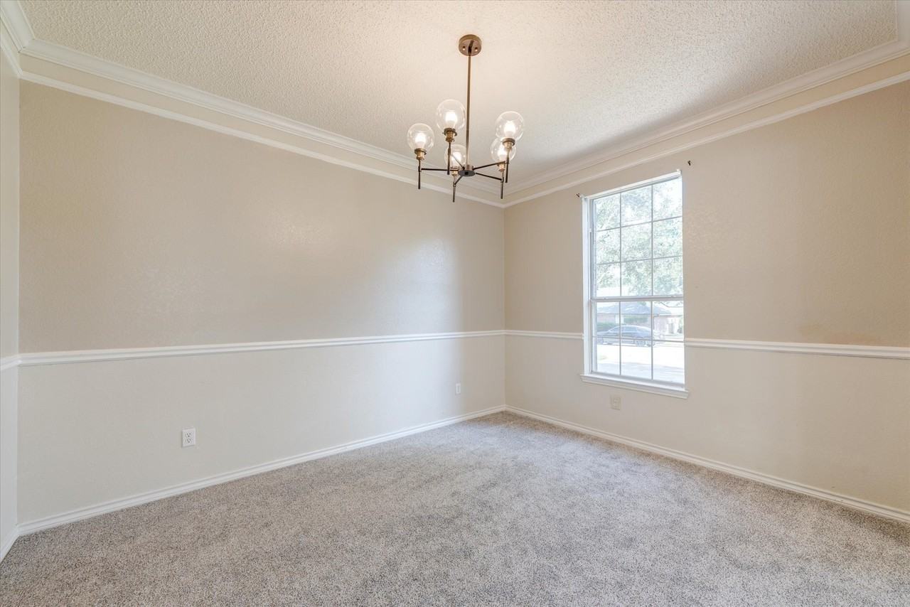 3322 Bridlewood Dr - Photo 7 of 40