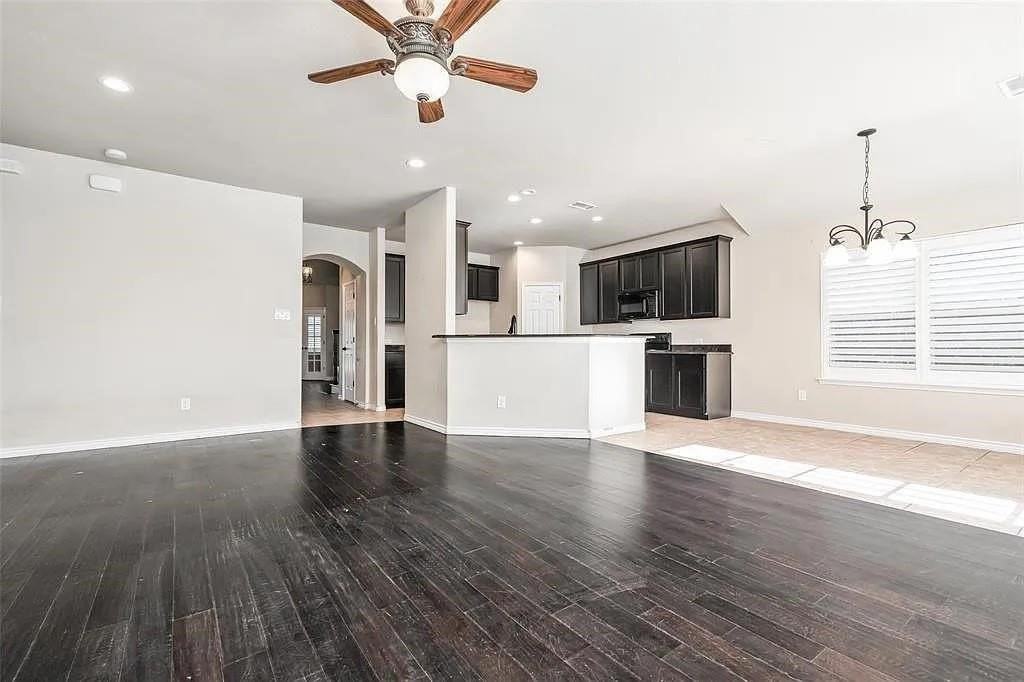 2108 Eppright Dr - Photo 3 of 24