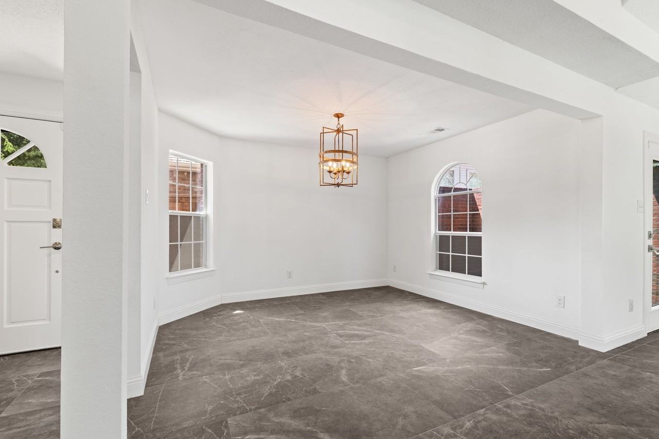9418 Blue Jay Way - Photo 6 of 40