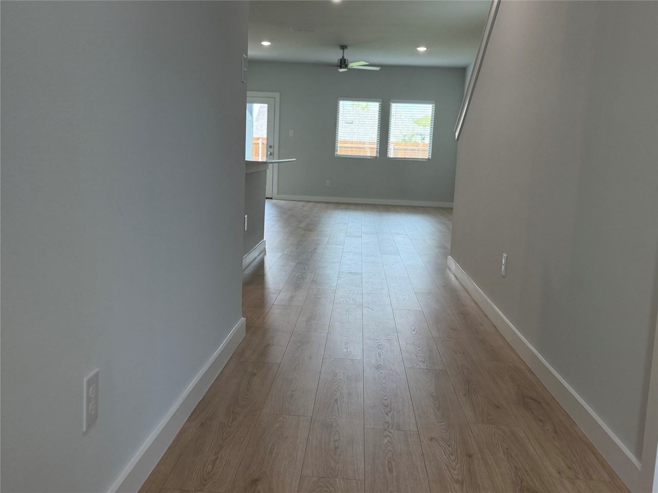 716 Knox River Dr - Photo 2 of 15